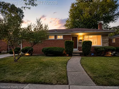 23560 Church St, Oak Park, MI 48237