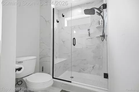 Bath - 19870 Joy Dr, Macomb, MI 48042 photo 6 of 7