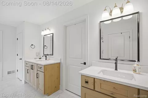 Bath - 19870 Joy Dr, Macomb, MI 48042 photo 4 of 7