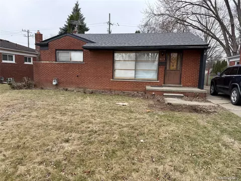 8225 Lochdale St, Dearborn Heights, MI 48127