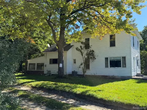 16649 Dixie Hwy, Davisburg, MI 48350