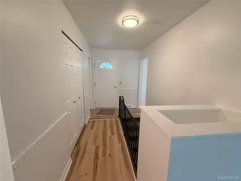 Entry Way - 5347 Mapletree Dr, Flint, MI 48532 photo 1 of 5