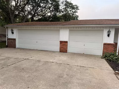 Other - 5347 Mapletree Dr, Flint, MI 48532 photo 3 of 5
