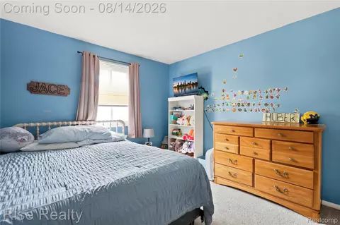 Bedroom - 10215 W Frances Rd, Flushing, MI 48433 photo 5 of 8