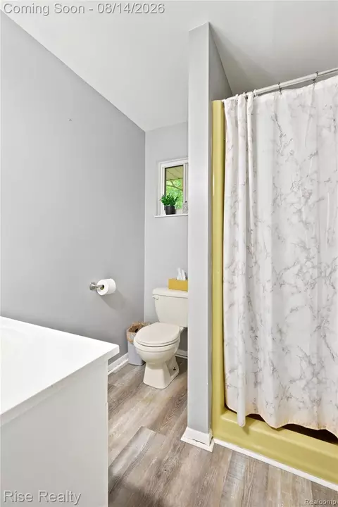 Bath - 10215 W Frances Rd, Flushing, MI 48433 photo 1 of 3