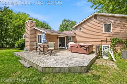 Exterior - 10215 W Frances Rd, Flushing, MI 48433 photo 1 of 2