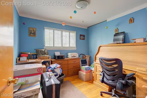 Bedroom - 910 School St, Clawson, MI 48017 photo 3 of 4