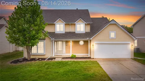 47197 Scarlet Dr S, Novi, MI 48374