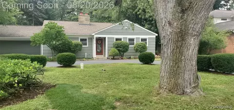 2374 Rutherford Rd, Bloomfield Hills, MI 48302