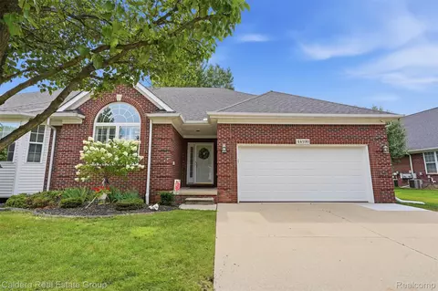 44190 Orion Dr, Sterling Heights, MI 48314