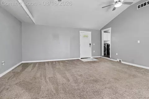 Living - 4512 Treadwell St, Wayne, MI 48184 photo 2 of 3