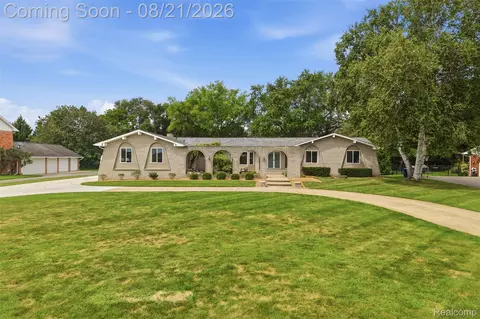 10528 Blaine Rd, Brighton, MI 48114