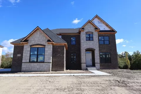 61836 Hevel Ln, Washington, MI 48094