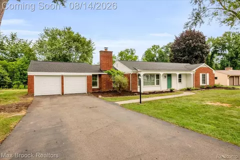 6695 W Dartmoor Rd, West Bloomfield, MI 48322