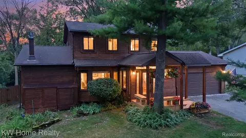 21435 Gill Rd, Farmington Hills, MI 48335