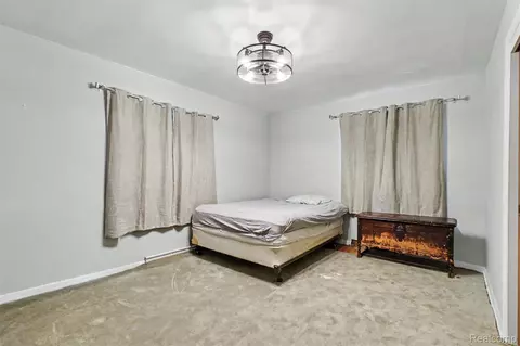 Bedroom - 3216 Circle Dr, Flint, MI 48507 photo 4 of 5