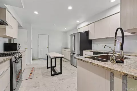 Kitchen - 3216 Circle Dr, Flint, MI 48507 photo 2 of 3