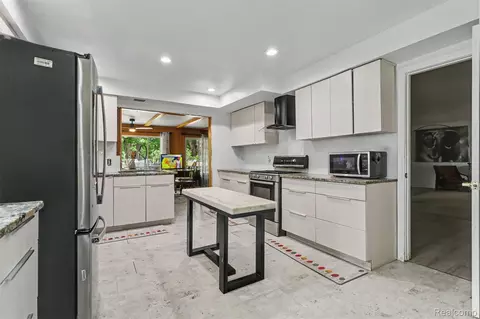 Kitchen - 3216 Circle Dr, Flint, MI 48507 photo 3 of 3