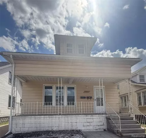 1307 University Ave, Lincoln Park, MI 48146