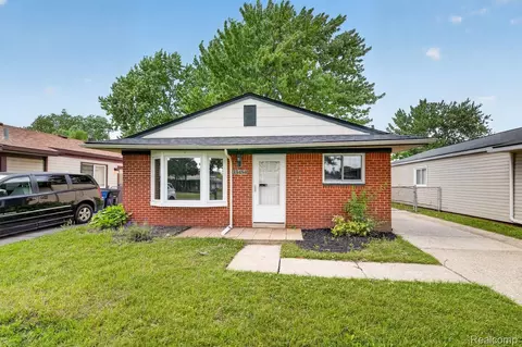 33484 Krauter St, Westland, MI 48185