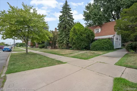 8233 E Outer Dr, Detroit, MI 48213 photo 1