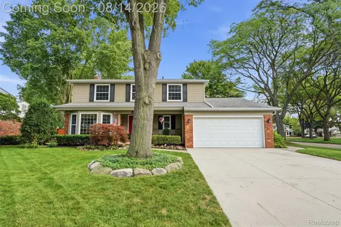 15338 Susanna Cir, Livonia, MI 48154
