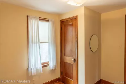 Bedroom - 29386 Walnut St, Flat Rock, MI 48134 photo 4 of 7