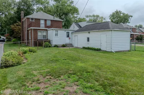 Exterior - 29386 Walnut St, Flat Rock, MI 48134 photo 6 of 6