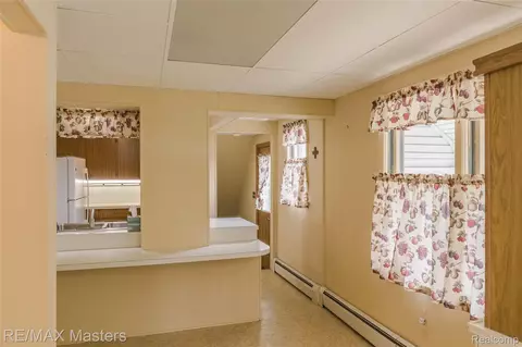 Entry Way - 29386 Walnut St, Flat Rock, MI 48134 photo 2 of 4