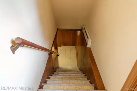 Entry Way - 29386 Walnut St, Flat Rock, MI 48134 photo 4 of 4