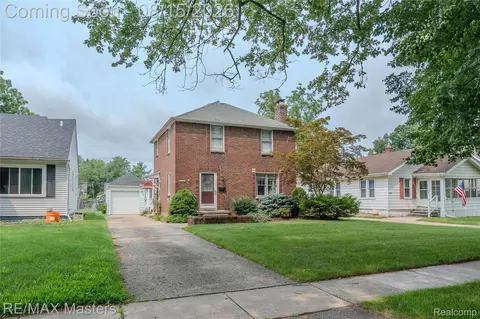 29386 Walnut St, Flat Rock, MI 48134