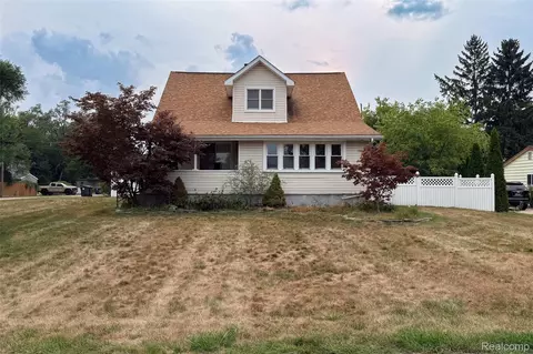 20403 Hugh St, Livonia, MI 48152