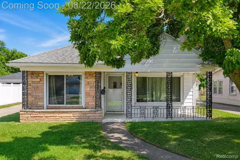 7472 N Vernon St, Dearborn Heights, MI 48127