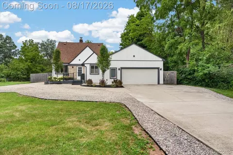9188 Highland Dr, Grosse Ile, MI 48138