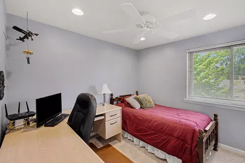 Bedroom - 1683 Dancer Dr, Rochester Hills, MI 48307 photo 7 of 8