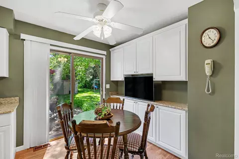 Kitchen - 1683 Dancer Dr, Rochester Hills, MI 48307 photo 1 of 4