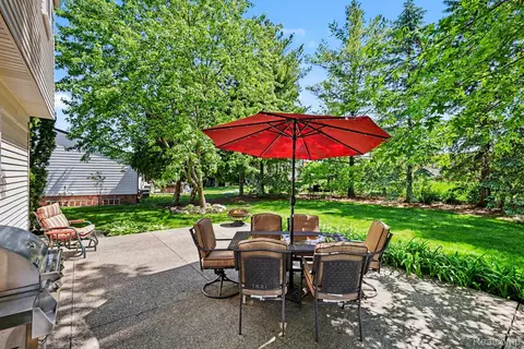 Exterior - 1683 Dancer Dr, Rochester Hills, MI 48307 photo 5 of 8