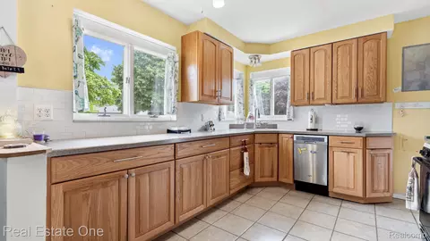 Kitchen - 24748 Munson St, Taylor, MI 48180 photo 2 of 2