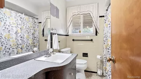Bath - 24748 Munson St, Taylor, MI 48180 photo 1 of 1