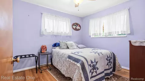 Bedroom - 24748 Munson St, Taylor, MI 48180 photo 3 of 4
