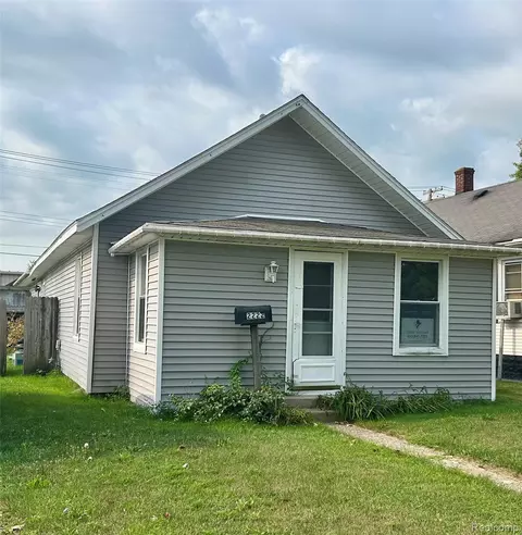 2222 Moak St, Port Huron, MI 48060