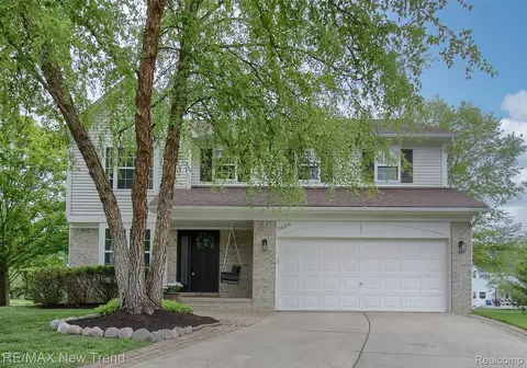 1029 Shetland Dr, South Lyon, MI 48178