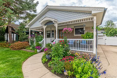 22458 Milner St, Saint Clair Shores, MI 48081