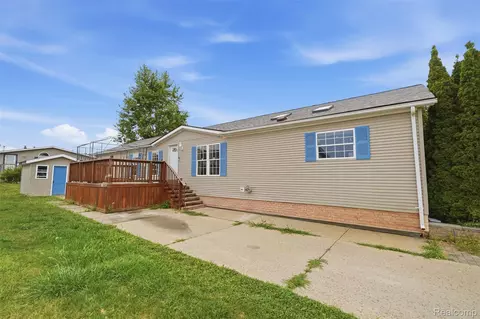 2524 Shakespeare Ln, Northville, MI 48167