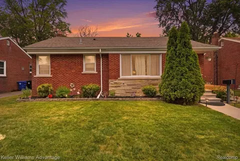 12035 Royal Grand, Redford, MI 48239
