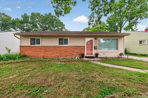 35026 Fairchild St, Westland, MI 48186