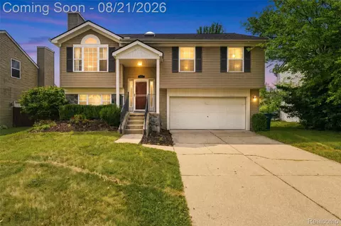 7190 Hogan Dr, Ypsilanti, MI 48197