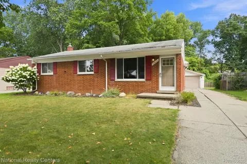 29032 Rayburn St, Livonia, MI 48154