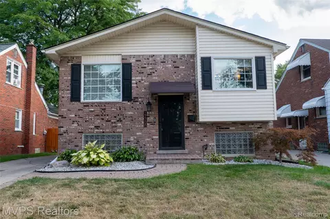 22708 Alger St, Saint Clair Shores, MI 48080