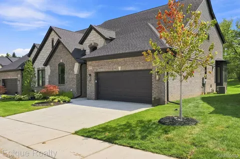 3377 Brookdale Ln #13, Orion, MI 48360